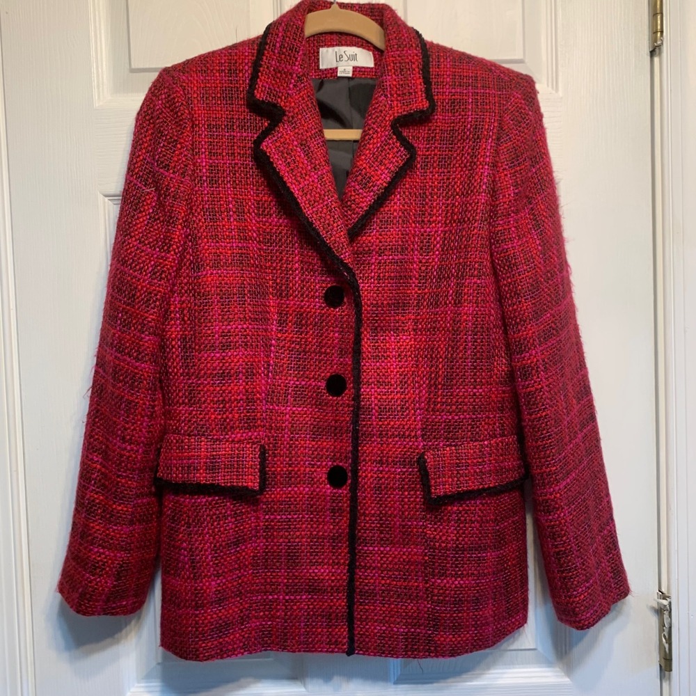 Le Suit Blazer Size 8 Magenta Red Tweed Velvet Trim Three Button Jacket Preppy